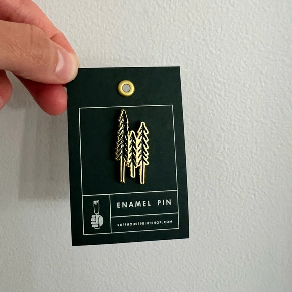Pine Tree Enamel Pin NWT - Picture 2 of 3